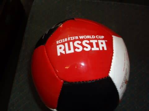 COCA COLA MINI SOCCER BALL - FIFA WORLD CUP 2018 RUSSIA ( 125mm DIAMETER )